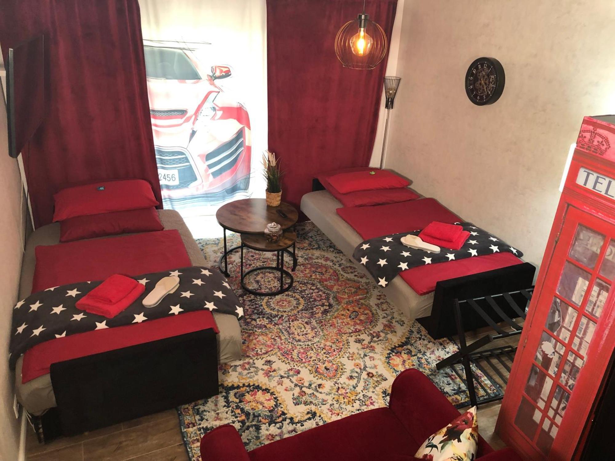 Stylisches Maybach Appartement Mit Terrasse Fuer 5 Personen, 5 Betten, Grosse Kochinsel, Homeoffice Mit 250Mbit Wlan Aidlingen Luaran gambar