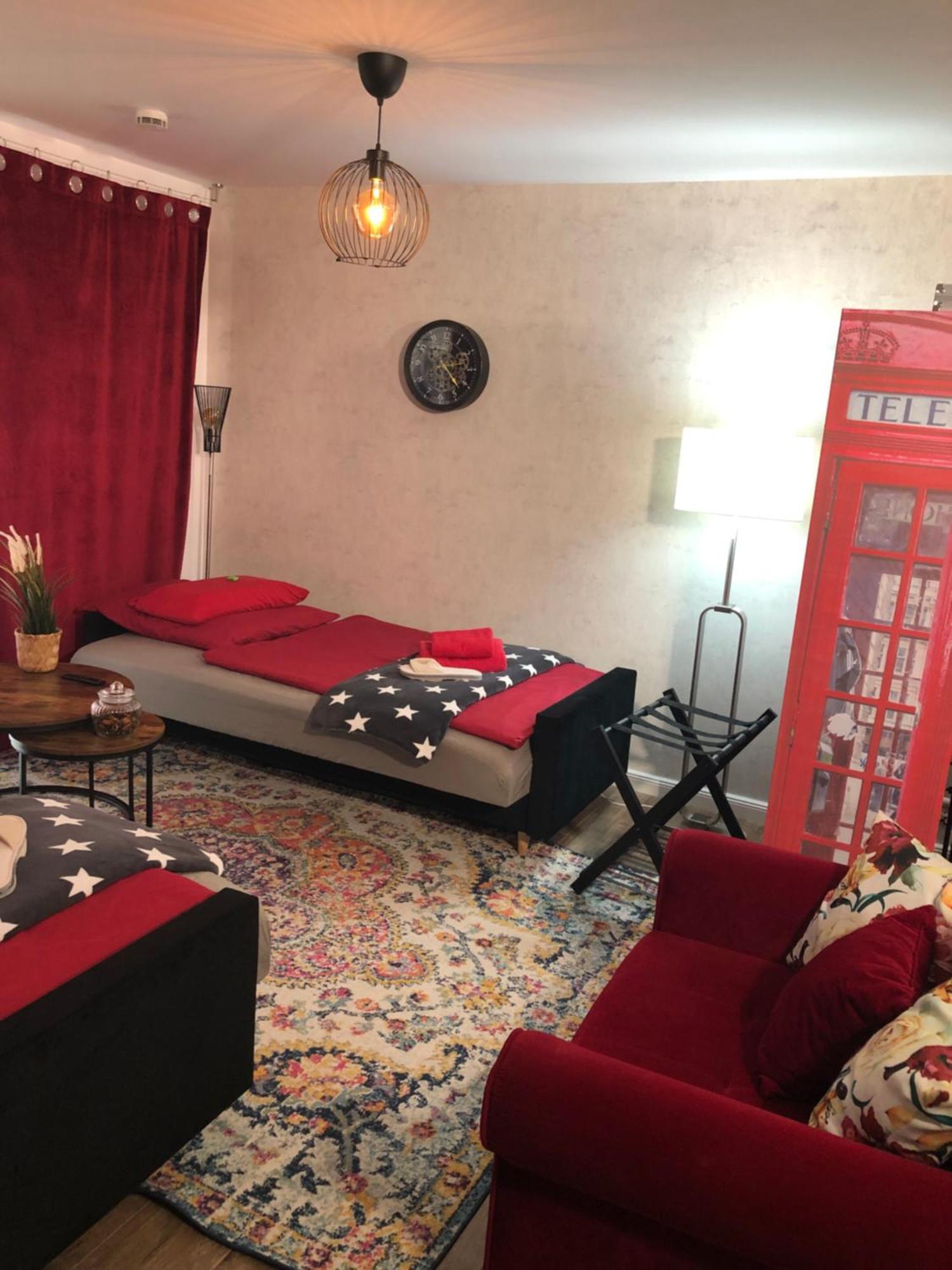Stylisches Maybach Appartement Mit Terrasse Fuer 5 Personen, 5 Betten, Grosse Kochinsel, Homeoffice Mit 250Mbit Wlan Aidlingen Luaran gambar