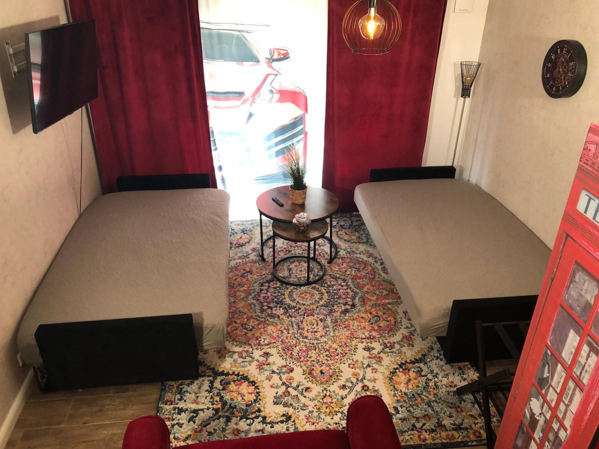 Stylisches Maybach Appartement Mit Terrasse Fuer 5 Personen, 5 Betten, Grosse Kochinsel, Homeoffice Mit 250Mbit Wlan Aidlingen Luaran gambar